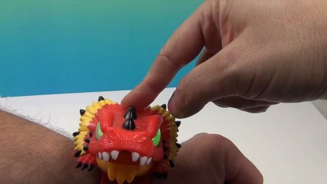 Little Live Wraptiles Interactive Pet Lizzagon смотреть онлайн