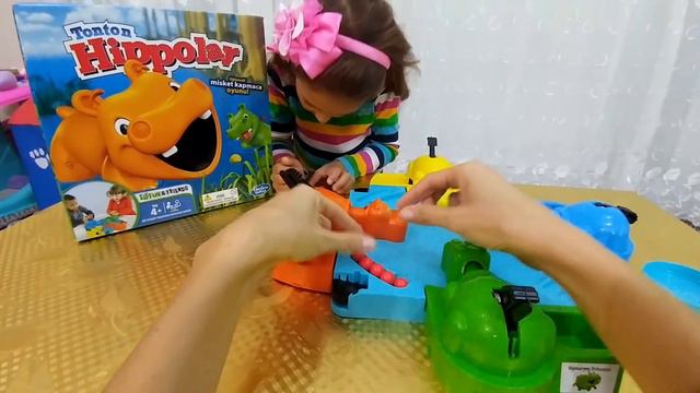 Голодные бегемотики.Видео для детей.Игра для детей. смотреть онлайн