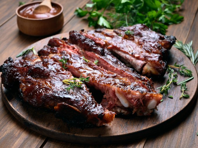 Запеченные маринованные свиные ребрышки смотреть онлайн