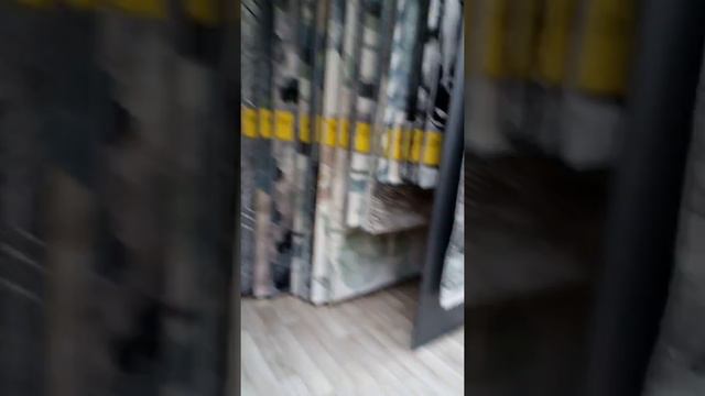 В салоне кавров повесили ценники. Эпицентр Краматорск. смотреть онлайн