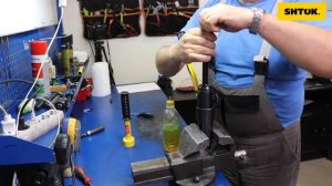 Как долить масло в гидравлический пресс?