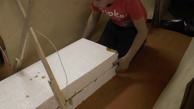 Пилим пенопласт