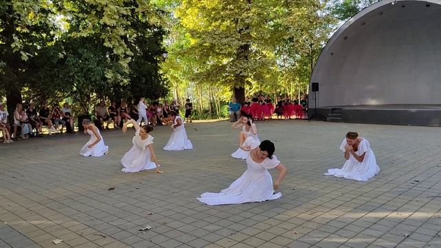 "Посвящение женщине" - исп. театр танца Иванны Романовой #летнийдвиж #летниемузыкальныевечера смотреть онлайн