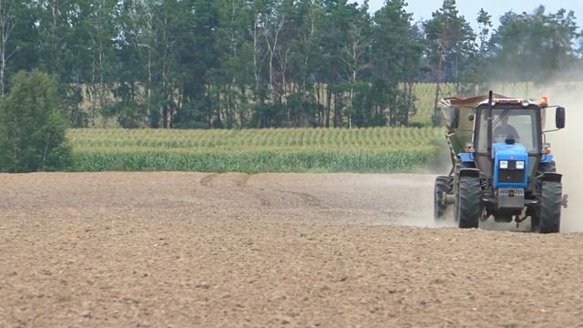 внесение удобрения МТЗ-1221.2 ТРОПИК. перед посадкой Рапса смотреть онлайн