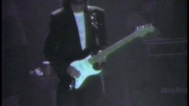 Eric Clapton - August 17, 1990 - Nassau, New York смотреть онлайн