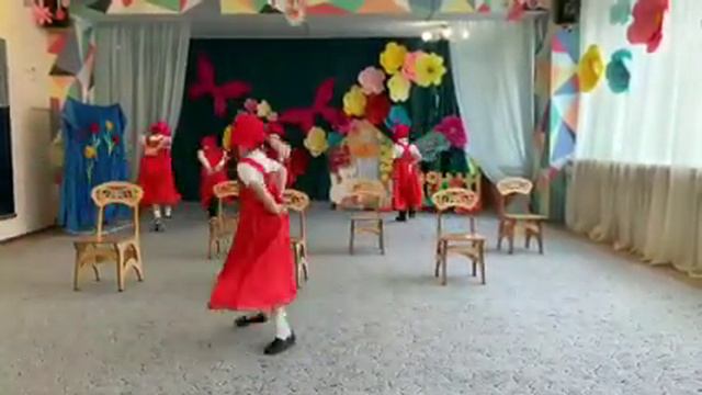 СВАО, район Ростокино. Общественные советники с воспитанниками подготовили праздничное поздравление смотреть онлайн