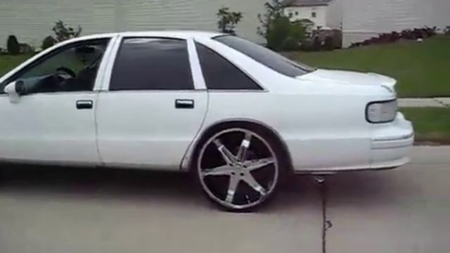 94 CHEVY CAPRICE BUBBLE ON 24S смотреть онлайн