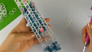 Зайчик 2Д на станке из резинок  Мини-фигурка из резинок Зайчик