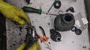 Как разобрать редуктор перфоратора Makita 2470 / How to disassemble the Makita rotary hammer reduce