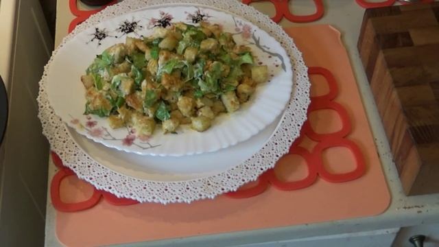 Салат Цезарь как в дорогом ресторане, только вкуснее. Классический рецепт. смотреть онлайн