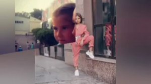 Мы узнаём какая была Милана Хаметова. Даже когда она была маленькая, она была очень при очень милая