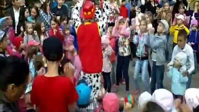 Праздник детям в 9 квартале Нов города 1 июня 2016г смотреть онлайн