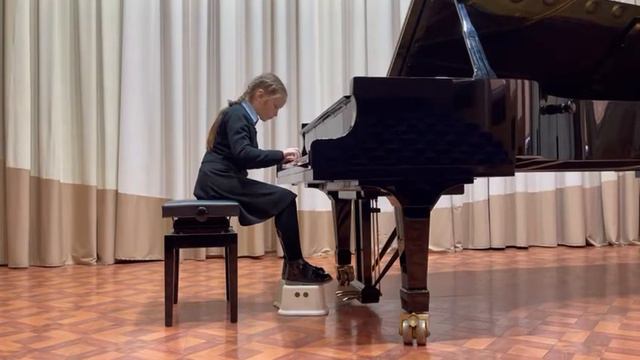 Скорнякова Вероника «Рондо-Токката» Д.Кабалевский смотреть онлайн