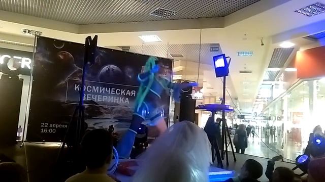 22 апреля 2017. ТРЦ "КАРАВАН". "КОСМИЧЕСКАЯ ВЕЧЕРИНКА". Ч.1-Шоу неоновых мыльных пузырей смотреть онлайн