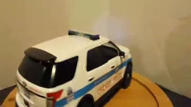 1/24 POLICE: Chicago Illinois Police utility w/ leds Augustin's смотреть онлайн