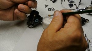 Почему не крутится катушка .