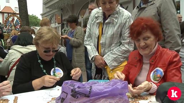Мировой рекорд: в Светлогорске собирают янтарные бусы длиной в километр смотреть онлайн