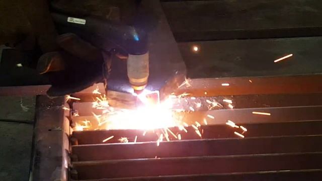Plasma cutting 1 inch thick steel смотреть онлайн