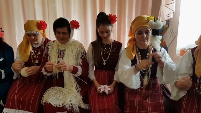 Фольклорна група "Латінка" (с. Городнє/Чийший) — Театралізована фольклорна вистава "Седянка" смотреть онлайн