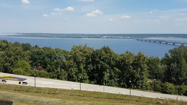 Вид с Венца на парк "Дружбы народов" в Ульяновске. 2021г смотреть онлайн
