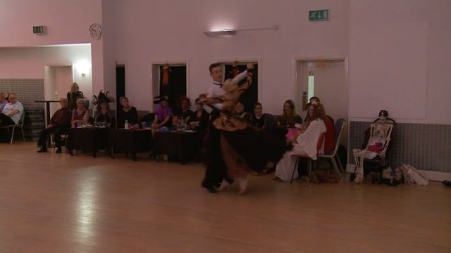 Vadym Negrebetskyi and Bettina Hatfield dancing the Waltz - Halloween 2015 смотреть онлайн