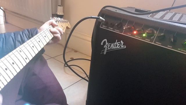 Fender champion 50xl tone test, low volume, clean. How good is it? смотреть онлайн