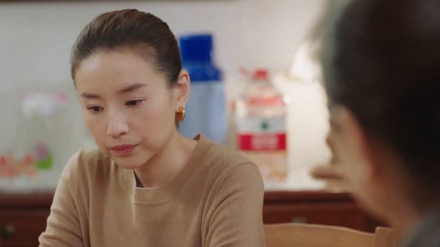 公公和女友當眾親熱，又是搂又是抱的，不料被兒媳撞見，下秒他倆戀情傳遍全小區！ ep34-1 смотреть онлайн