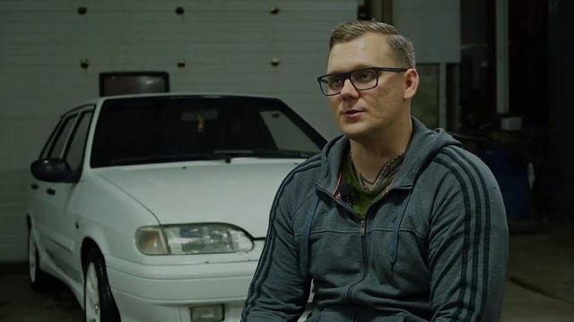 ПАРЕНЬ РАБОТАЕТ НЯНЕЙ В ДЕТСКОМ САДУ, А ДЕВУШКА МОЕТ ГРЯЗНЫЕ МАШИНЫ // ШОУ «ПРОФЕССИОНАЛЫ» смотреть онлайн