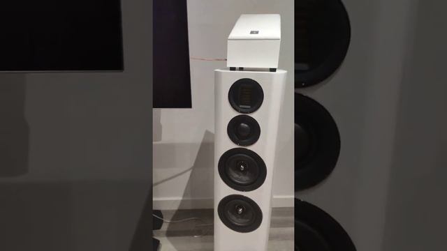 Wharfedale EVO 4.4 , Bass I love You! смотреть онлайн