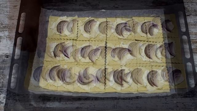 Хочется Перекусить - Приготовьте Слойки с Луком смотреть онлайн