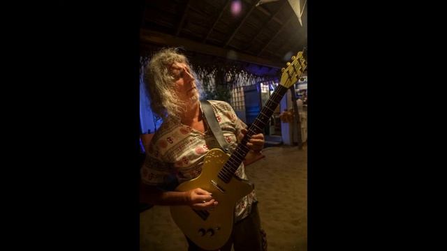 Everybody Wanna Win played by "Blue & Groovy Deluxe" смотреть онлайн