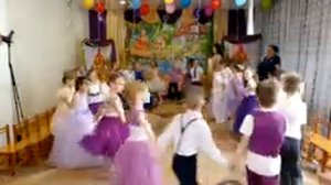 Прощание с воспитателем.Выпускной в детском саду.