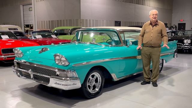 1958 Ford Fairlane 500 Victoria at Ellingson Motorcars in Rogers, MN смотреть онлайн