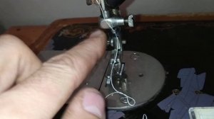 ?Как правильно поставить иглу в швейную машину Подольск.