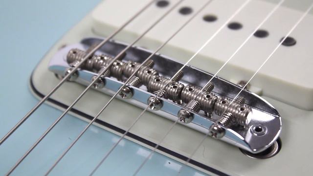 Fender Custom Shop '64 Jazzmaster 50th Anniversary in Sonic Blue Demonstration смотреть онлайн