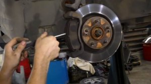 Мицубиси Аутлендер, замена тормозных колодок!!!