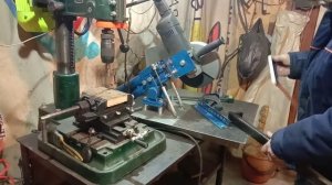 Стойка для 230 болгарки с протяжкой из амортизаторов