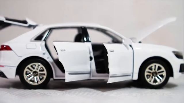 Unboxing of Audi Q8 Quattro - Diecast Model Car. смотреть онлайн