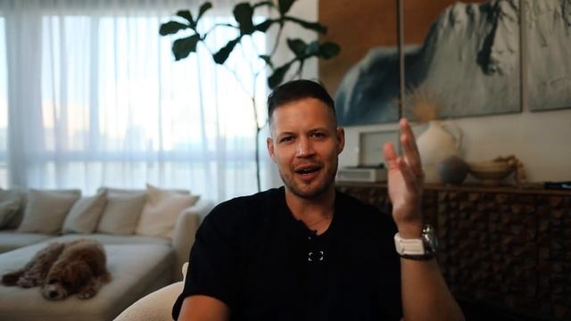 Owning a 1-letter Instagram username (@G) смотреть онлайн