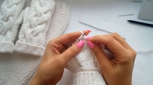 Детская шапка спицами для начинающих. Подробный мастер класс.