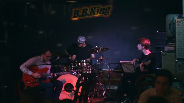 0006 - VV Trio смотреть онлайн