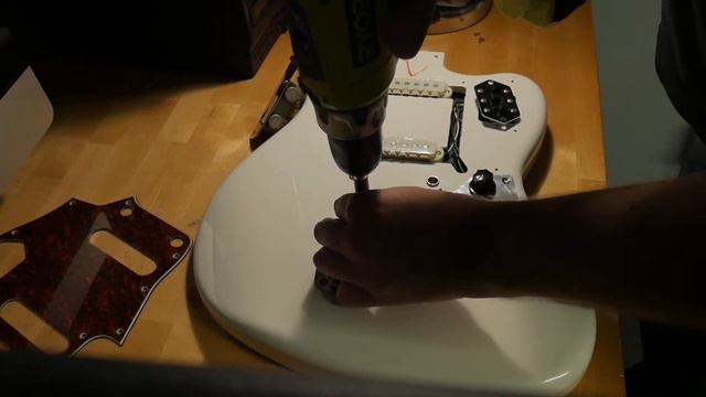 Squier Fender Vintage Modified Jaguar Dismantle смотреть онлайн
