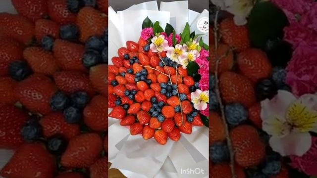 Букет из клубники, голубики и цветов, WOW букет, букет - гигант смотреть онлайн