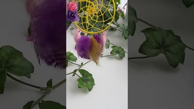 Ловец снов желтый с цветами. смотреть онлайн