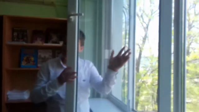 Стеклодув моет стекла в школе😂😂😂 угар смотреть онлайн