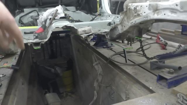 Лампочки над дорогой