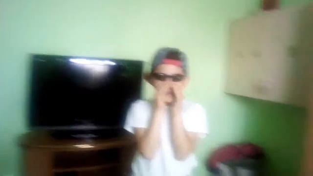 Школьник поет супер спинер смотреть онлайн