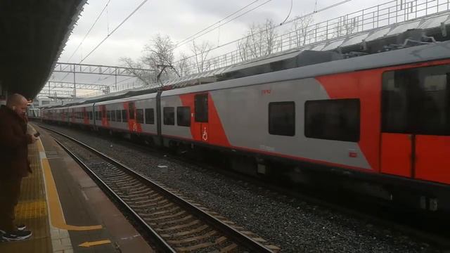 Электропоезд ЭС2Г "Ласточка" на станции МЦК Лихоборы (2) смотреть онлайн