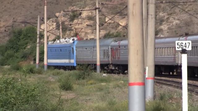 Электровоз ЭП1П 066 С пассажирским поездом Чита Москва Вос Сиб жд Бурятия смотреть онлайн