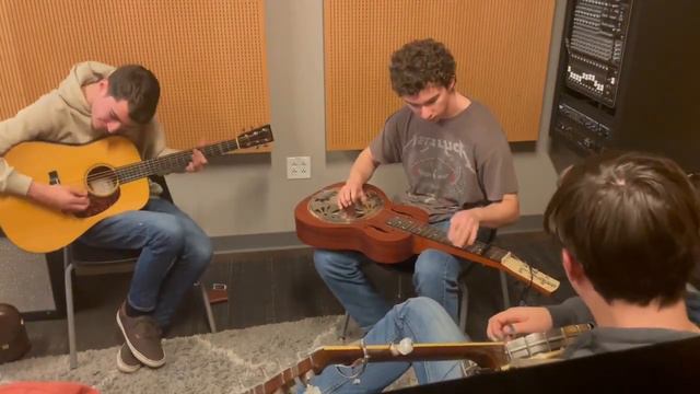 The Berklee Jam Session - Ernest T Grass. Devin Jones, Luke Black, Liam Purcell, D Anderson, T Kent смотреть онлайн